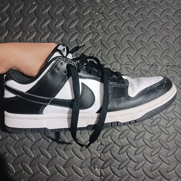 Women Nike Dunk panda low sneakers - Picture 6 of 15
